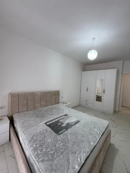 Lezhe, jepet me qera apartament 2+1 Kati 1, 110 m² 550 € (Univers City)