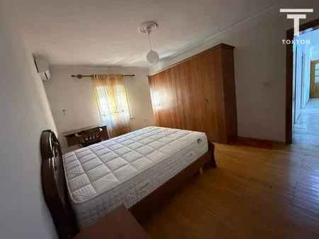 Tirane, shitet apartament 3+1 , 127 m² 209.000 € 