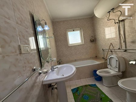 9945_ca8b3385-6aeb-4f54-a111-027883fcf60a (1).jpg