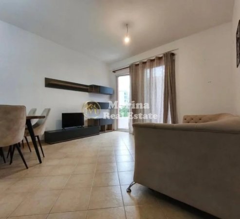 Tirane, jepet me qera apartament 1+1 Kati 3, 60 m² 400 € (Fresku)