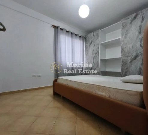 Tirane, jepet me qera apartament 1+1 Kati 3, 60 m² 400 € (Fresku)