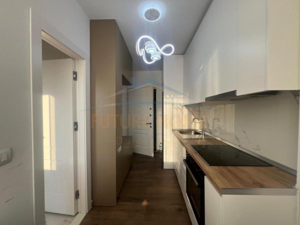 Tirane, jepet me qera garsonier 1+1 Kati 8, 35 m² 500 € (Sheshi Willson)