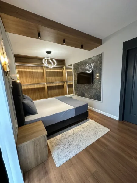 Tirane, jepet me qera 3+1 Kati 13, 140 m²