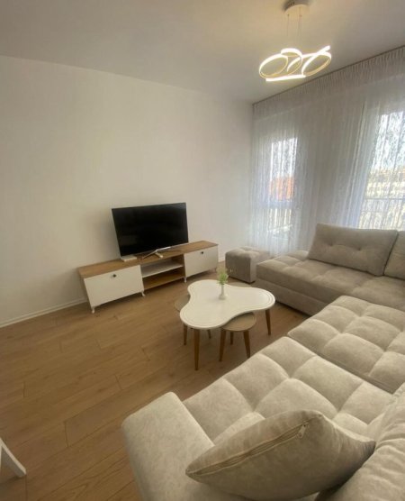 Tirane, jepet me qera apartament 1+1+Ballkon Kati 3, 72 m² 550 € (Rruga 5 Maji)