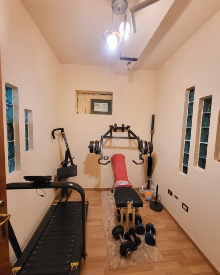 Tirane, jepet me qera apartament 3+1 Kati 4, 90 m² 1.000 € 