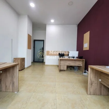 Tirane, jepet me qera ambjent biznesi Kati 2, 36 m² 470 € (Myslym Shyri)