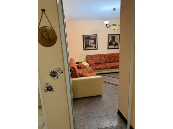 Tirane, jepet me qera apartament 1+1 Kati 2, 56 m² 400 € (Porcelan)