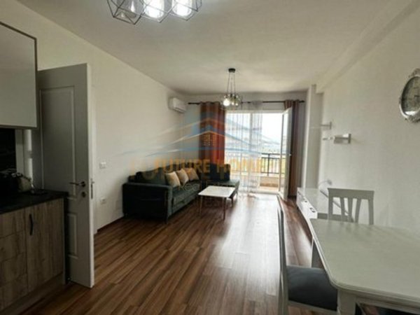 Tirane, jepet me qera apartament 1+1 Kati 7, 72 m² 450 € (Unaza e Re)