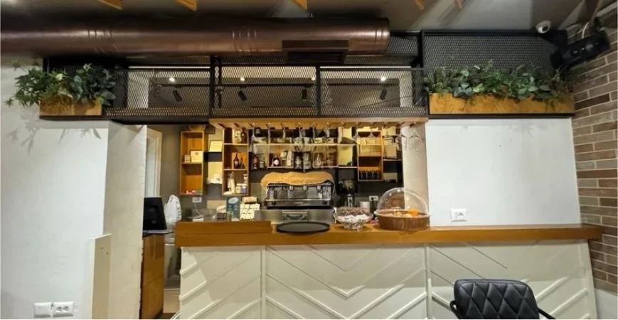 Tirane, shitet bar-resorant Kati 0, 90 m² 230.000 € (don bosco)