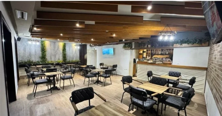 Tirane, shitet bar-resorant Kati 0, 90 m² 230.000 € (don bosco)