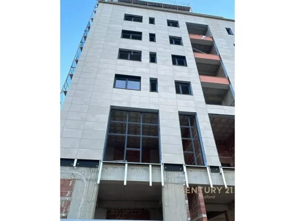 Tirane, shitet apartament Kati 1, 56 m² 166.000 € 