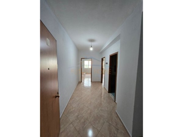 Tirane, jepet me qera apartament 1+1 Kati 4, 54 m² 330 € (Yzberisht)