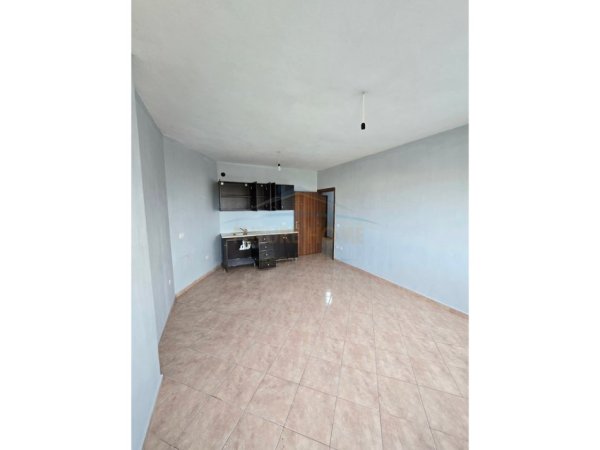 Tirane, jepet me qera apartament 1+1 Kati 4, 54 m² 330 € (Yzberisht)