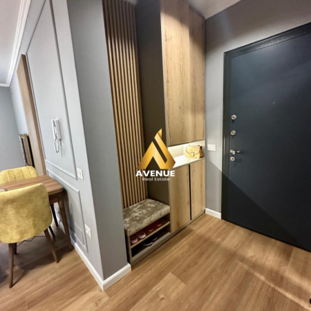 Tirane, jepet me qera apartament 2+1+Ballkon Kati 7, 90 m² 600 € (sokrat miho)