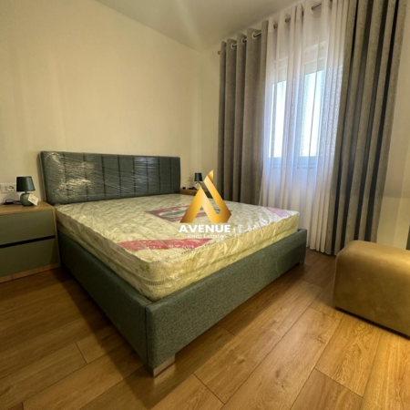 Tirane, jepet me qera apartament 2+1+Ballkon Kati 7, 90 m² 600 € (sokrat miho)