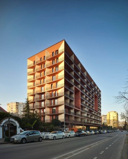 Tirane, jepet me qera zyre , 127 m² 1.500 € (RRUGA E KOSOVAREVE)