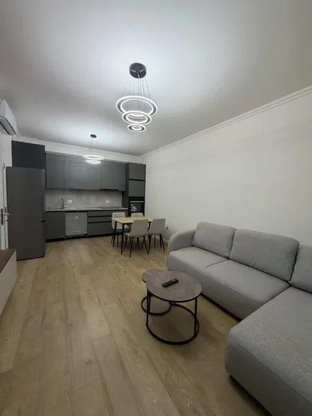 Tirane, jepet me qera apartament 1+1+Ballkon Kati 1, 70 m² 800 € (Kika 2)