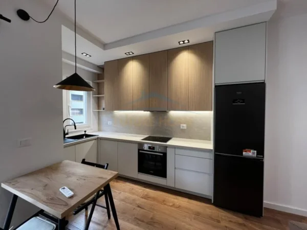 Tirane, jepet me qera apartament 1+1 Kati 2, 66 m² 600 € (Dritan Hoxha)