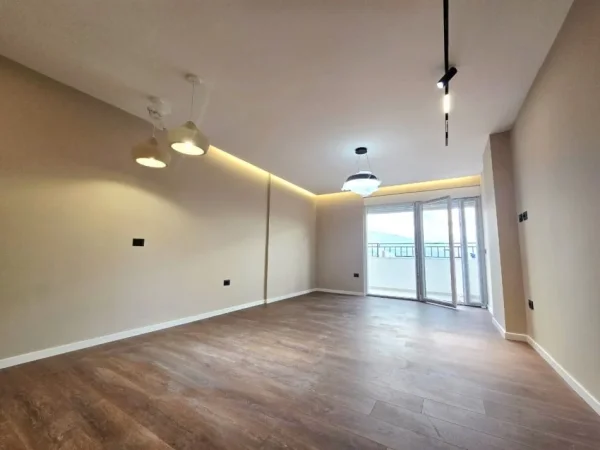Tirane, shitet apartament 2+1 , 101 m² 243.000 € 