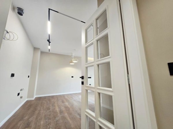 Tirane, shitet apartament 2+1 , 101 m² 243.000 € 