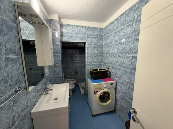 Tirane, jepet me qera 1+1 Kati 1, 500 € 