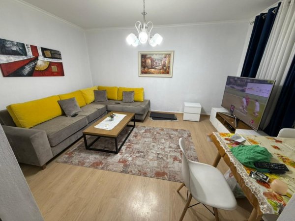 Tirane, jepet me qera 1+1 Kati 1, 500 € 