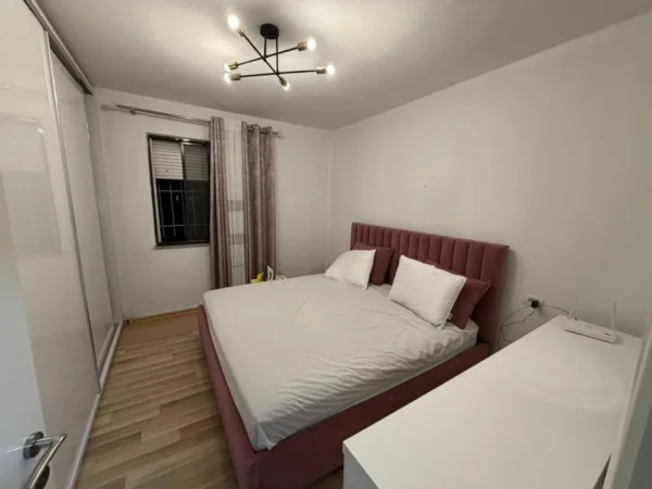 Tirane, jepet me qera 1+1 Kati 1, 500 € 