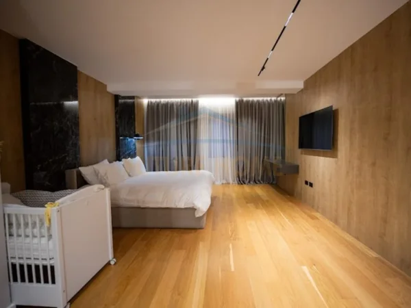 Tirane, shitet Vile 3+1 , 1.600.000 € 