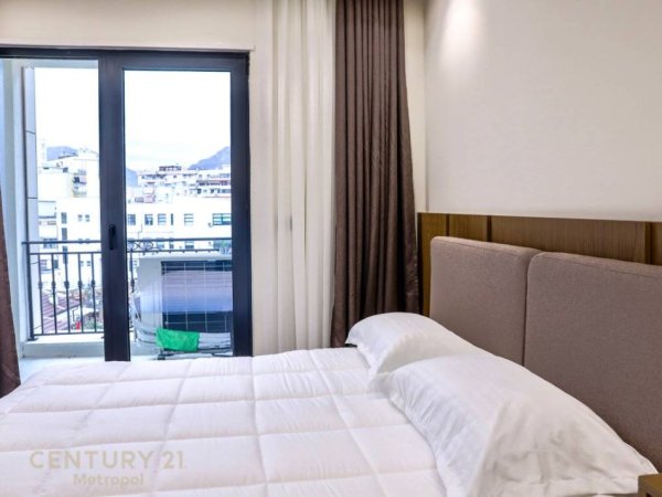 Tirane, jepet me qera apartament 2+1 Kati 5, 85 m² 1.500 € (Qender)