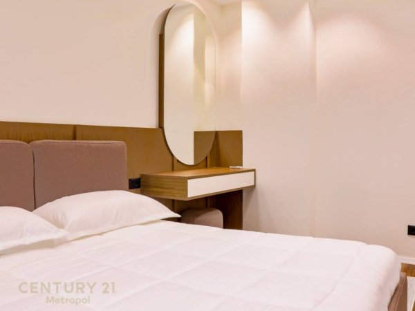 Tirane, jepet me qera apartament 2+1 Kati 5, 85 m² 1.500 € (Qender)