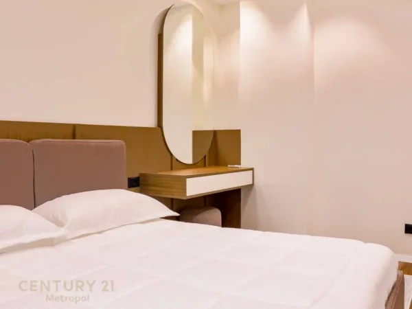 Tirane, jepet me qera apartament 2+1 Kati 5, 85 m² 1.500 € (Qender)