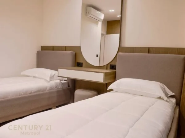 Tirane, jepet me qera apartament 2+1 Kati 5, 85 m² 1.500 € (Qender)