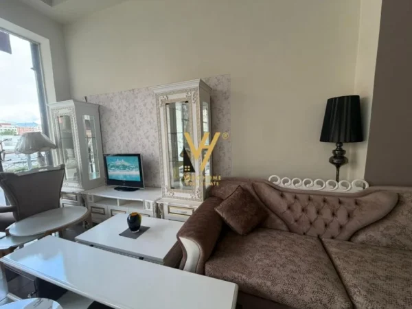 Tirane, jepet me qera ambjent biznesi Kati 0, 360 m² 7.700 € (STACIONI I TRENIT)