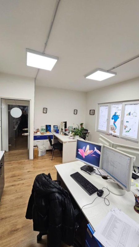 Tirane, jepet me qera zyre Kati 2, 311 m² 3.000 € (Bllok)