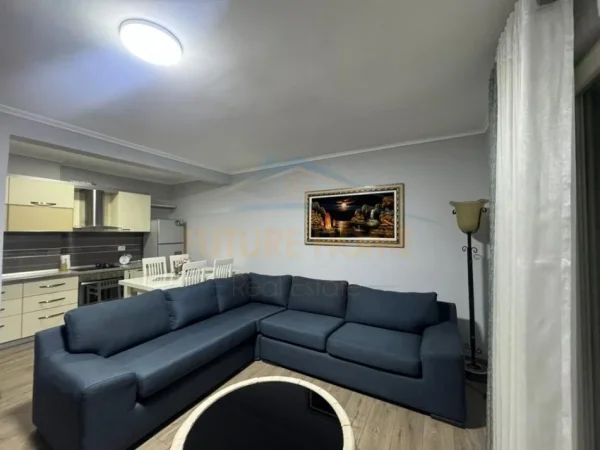 Tirane, jepet me qera apartament 2+1 Kati 5, 85 m² 436 € (Oxhaku)
