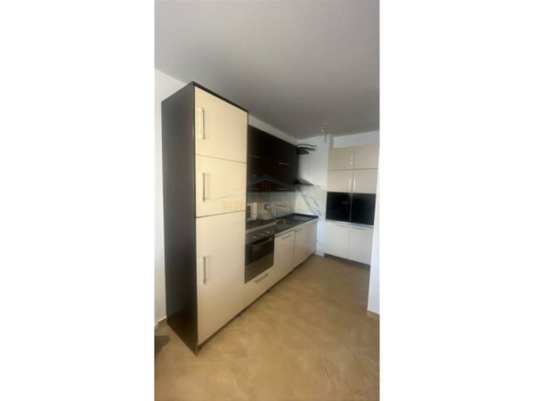 Durres, jepet me qera apartament 1+1+Ballkon Kati 3, 65 m² 500 € 