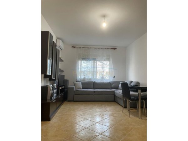 Durres, jepet me qera apartament 1+1+Ballkon Kati 3, 65 m² 500 € 