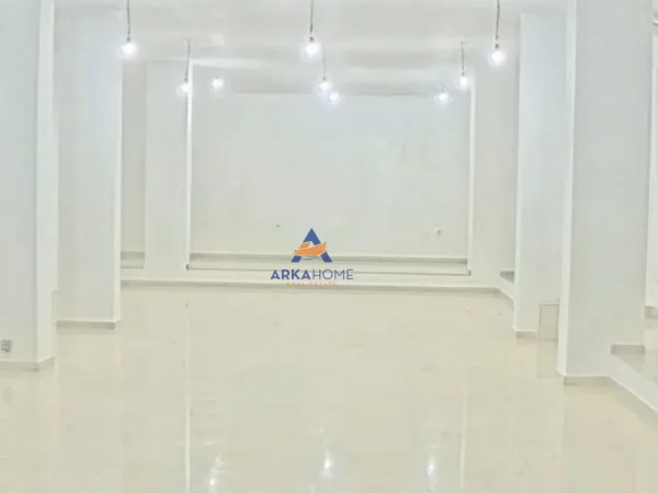 Tirane, jepet me qera ambjent biznesi Kati 0, 130 m² 1.300 € (medrese)