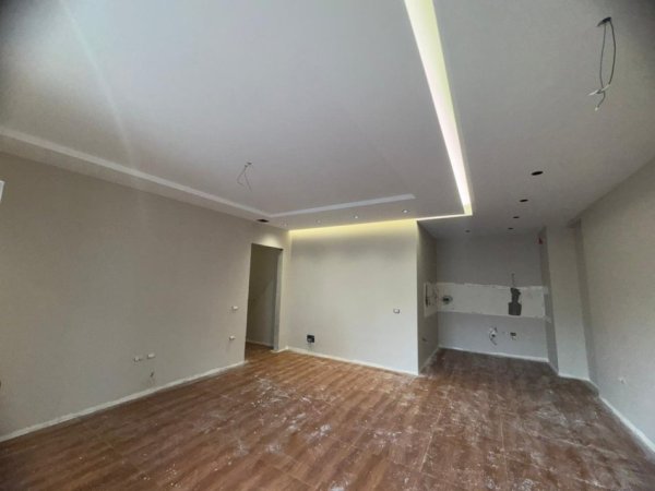 Tirane, shitet apartament 2+1+Ballkon Kati 8, 115 m² (Zona 5 Maj)