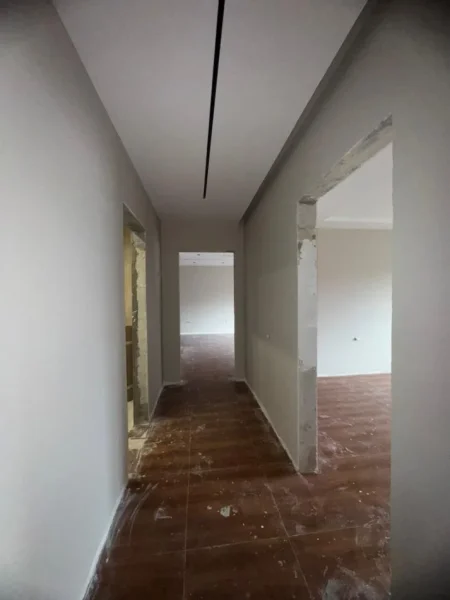Tirane, shitet apartament 2+1+Ballkon Kati 8, 115 m² (Zona 5 Maj)