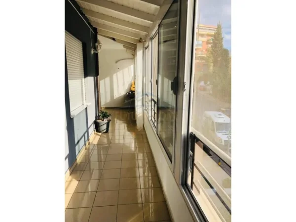Tirane, shitet apartament 2+1+Ballkon Kati 2, 101 m² 145.000 € (fresk)