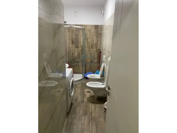 Tirane, shitet apartament 2+1+Ballkon Kati 2, 101 m² 145.000 € (fresk)