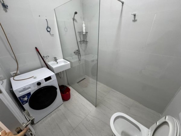 Tirane, jepet me qera apartament 1+1 Kati 1, 
