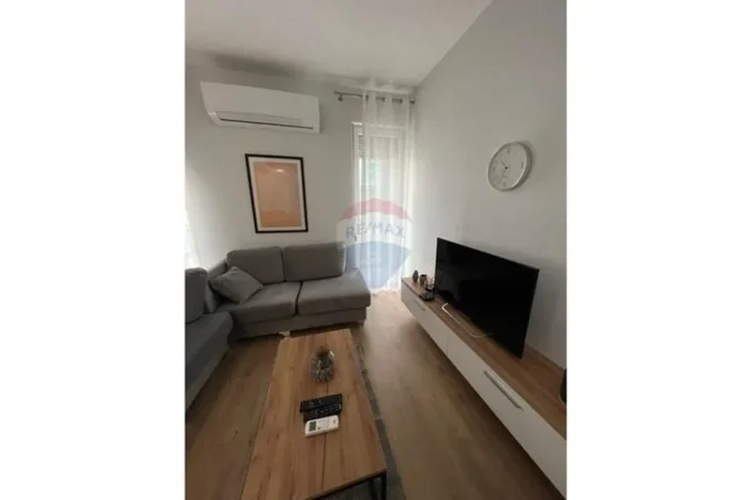 Tirane, jepet me qera apartament 2+1 Kati 3, 98 m² 750 € (Rruga Dritan Hoxha)