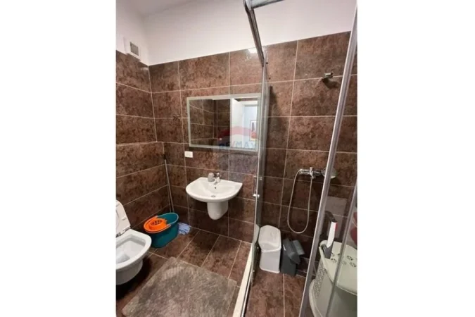 Tirane, jepet me qera apartament 2+1 Kati 3, 98 m² 750 € (Rruga Dritan Hoxha)