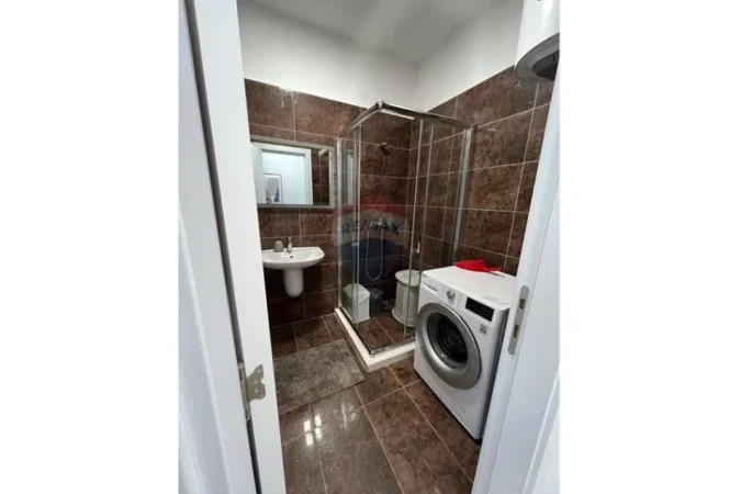 Tirane, jepet me qera apartament 2+1 Kati 3, 98 m² 750 € (Rruga Dritan Hoxha)