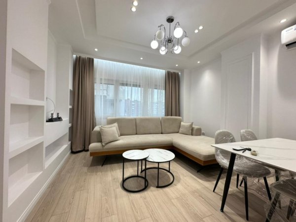 Tirane, jepet me qera apartament 2+1+Ballkon Kati 3, 1.000 € (Him Kolli)