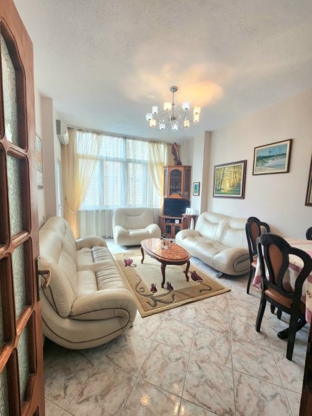 Tirane, jepet me qera apartament 3+1+Ballkon Kati 2, 120 m² 600 € (Rruga Kont Leopold Bertold)