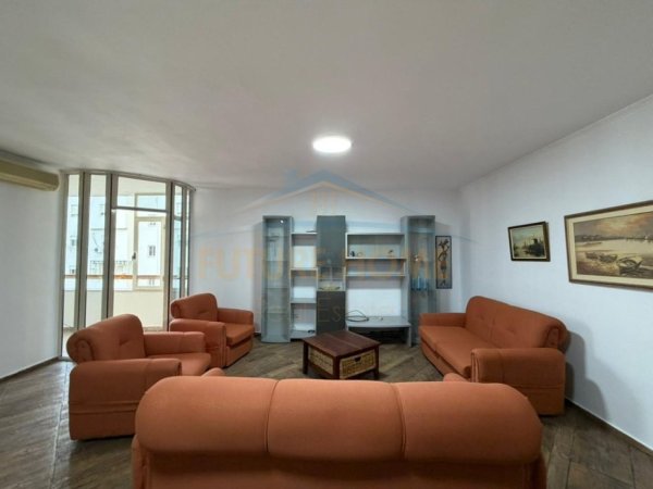 Durres, jepet me qera apartament 2+1 Kati 5, 110 m² 500 € 
