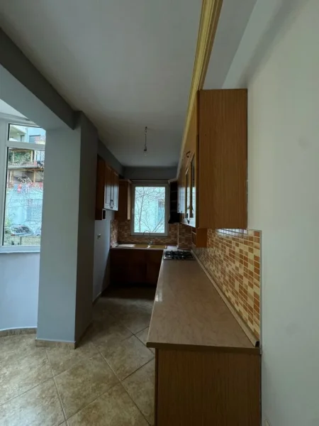 Tirane, jepet me qera apartament 2+1 Kati 3, 89 m² 650 € (KODRA E DIELLIT)